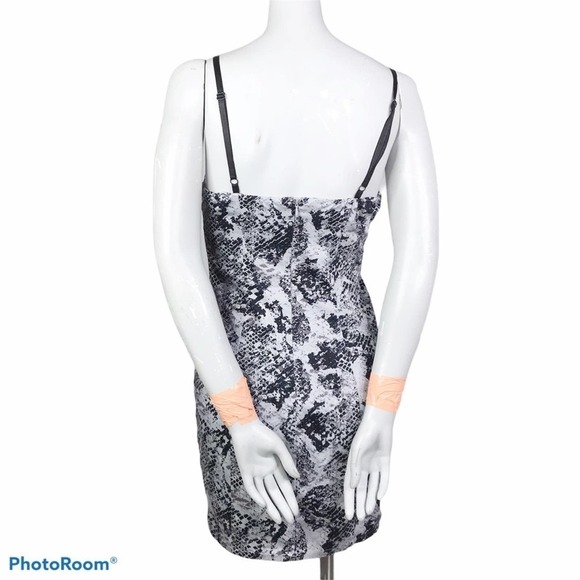 G by Guess snakeskin Bodycon mini dress size M - Picture 2 of 7